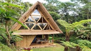 Bali style house design adalah jasa desain dan mengerjakan pembangun atau hanya menambah ornamen, dekorasi dan hiasan dengan. Beautiful Tiny Bamboo Cabin In Bali Perfect Small House Design Ideas Youtube