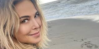 La conduttrice mediaset è stata nom. Memo Remigi Confessa Ho Avuto Una Storia Con Barbara D Urso Per Quattro Anni Play4movie