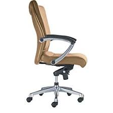Bénéficiant d'une assise confortable, les fauteuils miliboo vous proposent un design unique, une livraison rapide et une offre satisfait ou remboursé. Fauteuil De Bureau Ergonomique George En Cuir Accoudoirs Fixes Marron Havane