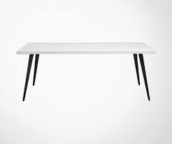 Vous trouverez ici toutes nos tables de réunion en bois, allant de la table en mélaminé pour 3 personnes à la grande table ébénisterie les dimensions, formes et finitions sont très nombreuses, permettant d'aménager vos salles de réunion de bien des façons. Grande Table A Manger Plateau Bois Blanc Laque Marque Nordal
