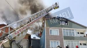 Son dakika derince haberleri ve derince haberleri ile ilgili tüm sıcak gelişmeleri sayfamızdan takip edebilirsiniz. 3 Katli Binanin Catisi Katinda Yangin Ozgun Kocaeli
