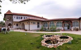 The accommodation is in the central of south eforien, near the town hall. Hanul Hora Romaneasca En Eforie Sud Rumania Opiniones Precios Planet Of Hotels