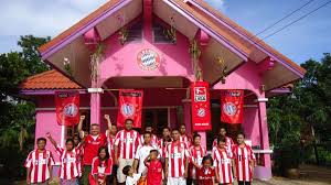 Das sehr gepflegte mehrfamilienhaus ist seit mehreren generationen im familienbesitz. Fc Bayern Haus In Thailand Wo Die Welt Bairisch Spricht Bayern