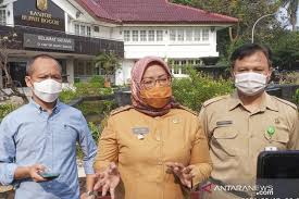 Pengendara moge kena sanksi ppkm di bogor, jawa barat. Pengawasan Tempat Wisata Di Bogor Terus Dilanjutkan Selama Ppkm Antara News