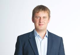 Mezi srpnem až říjnem 2018 působil jako náměstek ministra zahraničních věcí a od května do prosince 2017 byl náměstkem ministryně práce a sociálních věcí čr. Petricek Eu Top Job Should Go To Central Europe Candidate Prague Business Journal