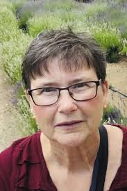 Julie Starling's Instagram, Twitter & Facebook