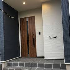 玄関 入り口 傘掛け グレータイル lixilタイル lixil玄関ドア などのインテリア実例 2019 01 31 10 40 26 roomclip ルームクリップ lixil 玄関 タイル 玄関ドア 玄関アプローチ タイル