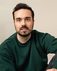 Simon Champagne's Instagram, Twitter & Facebook