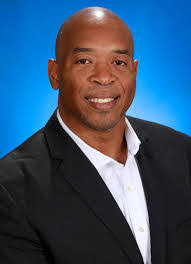 Damian Dyer's Instagram, Twitter & Facebook