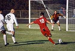 Permainan sepak bola sudah menjadi salah satu olahraga yang populer dan banyak sekali peminatnya di indonesia, jadi tidak heran jika bisa dengan mudah kita jumpai tempat pelatihan sepak bola di hampir setiap kota. Bola Sepak Wikipedia Bahasa Melayu Ensiklopedia Bebas