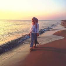 Halaman ini berisi video dan foto cewek berjilbab, serta konten lainnya, follow dan. 15 Trend Terbaru Foto Orang Berhijab Dari Belakang Dipantai Introduction To Life