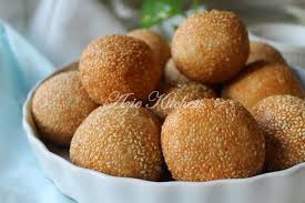 Kuih Bom Asli Berinti Kacang Hijau With Images Biskut