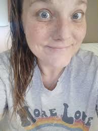 Since I can't be in Mongolia, I get her in the bathtub 🌊 I am interested  in whether the nomads in particular use certain cosmetics. Are there  certain things from nature that