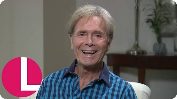 🎤 "He Was MASSIVE" — At 84, Cliff Richard Opens Up in His Memoir About the Life Behind the Legend
