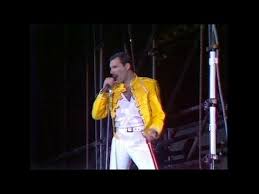 A kind of magic was written by roger taylor, who wrote the melody and chords for the version that appeared in the film highlander. Skitarrate Accordi Testi A Kind Of Magic Queen
