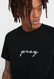 Mister Tee PRAY EMBROIDERY