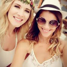 Muy feliz cumple hermana de alma y del corazón, mi mejor amiga, mi sis  bella @carlajaracadiz 🎂🎉 Que la vida te llene de felicidad, éxitos y  puras cosas buenas!!✨❤️🙌 Un orgullo ver