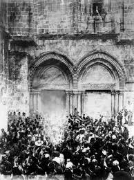 Se controleaza sa nu fie inauntru nimic care sa era sosita din septembrie '92 la ierusalim, a lucrat pe acolo. Lumina SfantÄƒ De La Ierusalim Minune Sau InselÄƒtorie