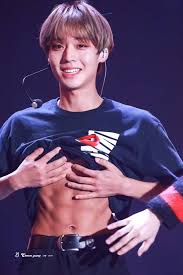 Wanna one members abs official ranking wanna one abs kang danielabs woojin abs jihoon abs seongwoo abs wanna. Fans Look Back At Park Jihoon And Park Woojin S Abs Upgrade During Wanna One Concert Kpopmap