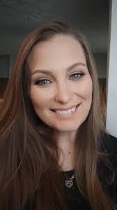 Ashley Lintner's Instagram, Twitter & Facebook