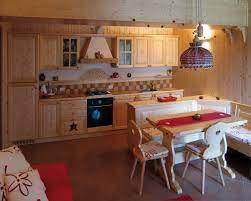 La cura del cliente è in cima alla lista. Arredamento Cucina In Legno Sergio Lazzaroni