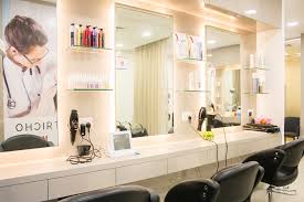 Finding the best hair salon is not easy since there are more than 5000 hair salon across usa, because of that we decided to gather the best 10 hair salons near you inside the united states in one page in order to help you knowing which one to go and which one to trust. Good And Affordable Hair Salons In Singapore We Narrow Down 13 Of The Best You Should Check Out Nestia