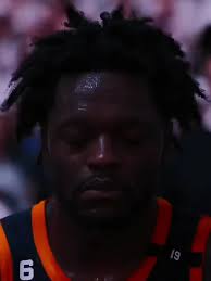 Oscar (@bluecrystxls)