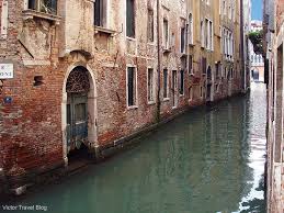 sinking venice: at the dying beauty's