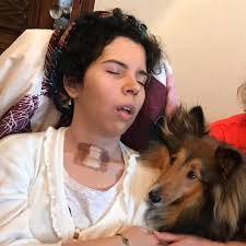 Ontem tivemos o prazer de visitar a Amanda Stefani e a tarde foi  emocionante!! , Ela gosta de animais e sua família nos contou que ela antes  quando ainda estava bem e podia andar levava ração para ...