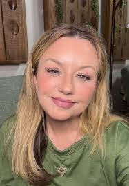 Stephanie Lamon's Instagram, Twitter & Facebook