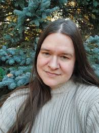 From Introvert to Go-Getter ✨ I used to be that quiet person not friendly,  never eager to make friends, and always avoiding exposed environments.  Doing business? Talking to strangers? That was never