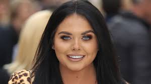 Scarlett Moffatt shows off her homes' most electrifying feature