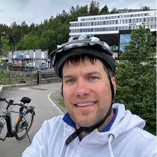 Alain Thibault's Instagram, Twitter & Facebook