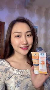 ကြည်လင်စိုပြေမှုအတွက် Kathryn Beauty များ