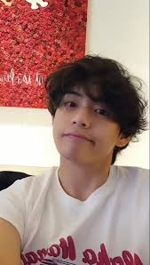 Kim Tae Hyung 김태형...