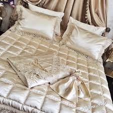 Monna Home On Instagram Yorgan Setimizin Icinde Nevresimi Carsafi 2 Yanak Ve 2 Sus Yastigi Bulunuyor Ayrica Seccadesi Ve Nevresim Carsaflar Yatak Ortuleri