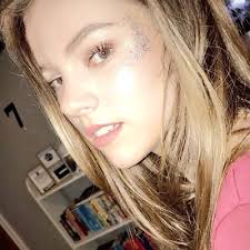 Isabelle Weall 💗😚 (@itz_izz)