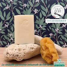 Savon 8 De Lait Frais De La Chevrerie De Loix Transforme En Savon Il Devient Un Produit De Beaute Tres D En 2020 Savon Au Lait Savon Au Lait De Chevre Lait