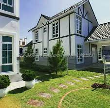 Saat ini sudah dimatangkan 102 hektar, dan dihuni oleh 63 investor (15 pma dan 48 pmdn). Banglo English Europe Style Pemburu Hartanah Melaka Facebook