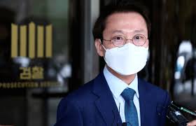 박지훈 변호사는 2000년 1월~6월 전남의 한 초등학교에서 축구부 생활을 하던 c씨가 선배 a와 박 변호사 측에 따르면, 당시 초등학교 5학년 학생이던 c씨와 그의 동기 d씨는 1년 선배인 a 선수와 b. ë°•ì§€í›ˆ ë³€í˜¸ì‚¬ ê¸°ì„±ìš© ì„±í­ë ¥ ëª…ë°±í•œ ì¦ê±° ìžˆë‹¤
