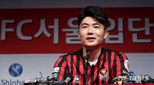 기성용(32·fc서울) 에이전트사인 씨투글로벌은 24일 오후 보도자료를 통해 오늘 보도된 '국가대표 a 선수 초등학교 시절 성폭력' 기사와 관련해 기성용 선수가 가해자로 지목되고 있는 상황이라며. ê¸°ì„±ìš© ì œ2ì˜ ì „ì„±ê¸° ì˜¬ ê²ƒ ëŒ€í'œíŒ€ ë³µê·€ ìƒê° ì•ˆ í•´ ì¡°ì„ ì¼ë³´