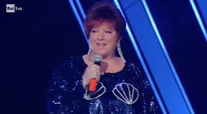 Veterana del festival, orietta berti torna in gara per la dodicesima volta, a 29 anni dall'ultima partecipazione. Sanremo 2021 L Abito Di Orietta Berti Quarta Serata Festival Stilista Look