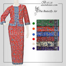 Menurut wikipedia , seragam merupakan seperangkat pakaian standar yang dikenakan oleh anggota suatu organisasi. Dress Batik Cantik Model Kebaya Pramugari Bahan Katun Harga Rp 165 000 Kontak Pin Bb 5d8a6cb5 Wa 628587657 Busana Batik Pakaian Wanita Gaun Lengan Panjang