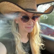 🟡Yellow Barn Media🟡Jamie Samples (@yellowbarnmedia) • Instagram photos  and videos