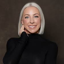 Hi, I'm Lacey! For those who are new here, I'm the owner and lead makeup  artist of 805 Makeup. I've been in the industry for 19 years— MAC-trained,  celebrity-educated, award-winning, and published