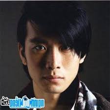 Nam diễn viên truyền hình Qi Yuwu