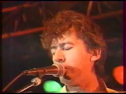 J'fais mon footing au milieu des algues et des coraux / et j'fais mes. Alain Bashung 1985 Gaby Oh Gaby Youtube