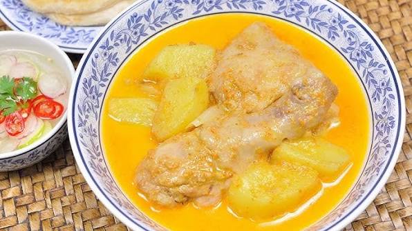 Yellow Chicken Curry