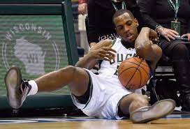 'lebron james is the best player in the world but giannis antetokounmpo is my mvp. Khris Middleton Is More Important Than You Think