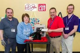 Torrington S Ocean State Job Lot Donates To Animal Rescue Groups Connecticut Post